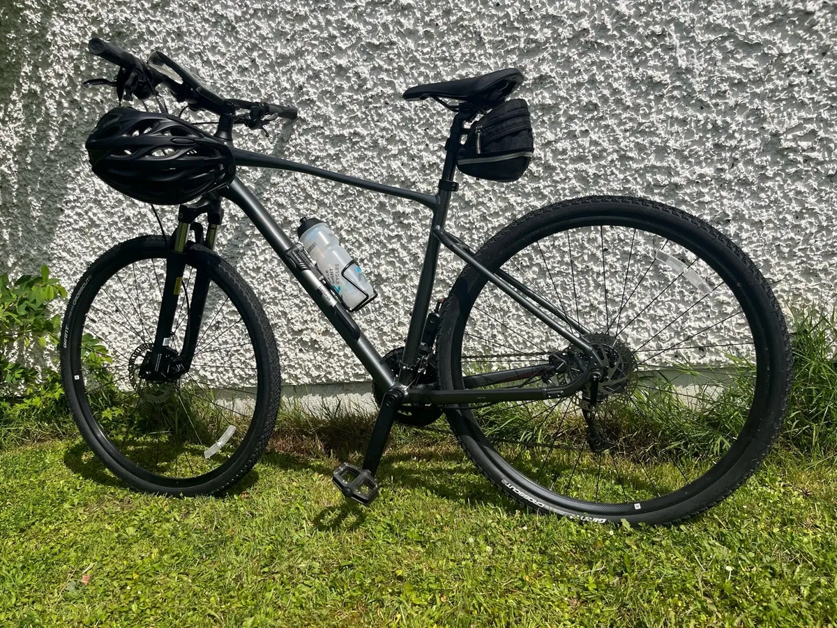 Giant Roam 2 Disc Hybrid Excellent Condition - Image 2