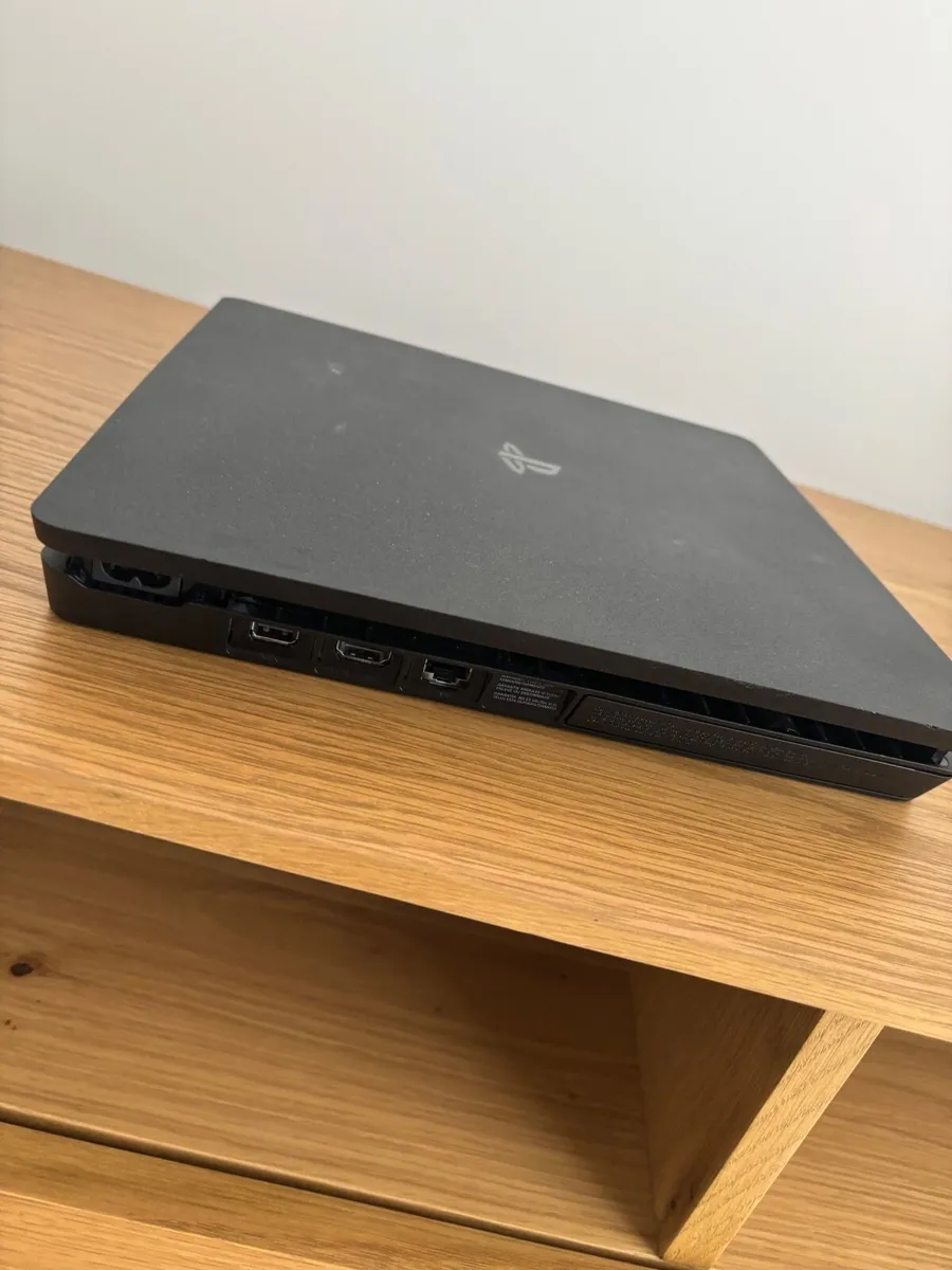 Playstation 4 Slim 500GB Black - Image 2