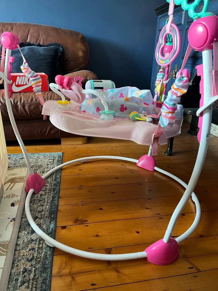 Minnie Mouse baby bouncer - Image 2