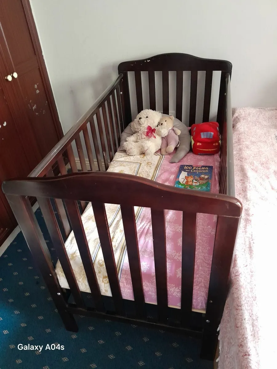 Baby cot - Image 1