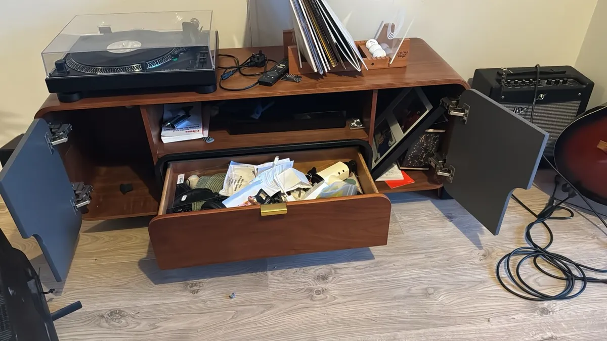 Tv unit - Image 1