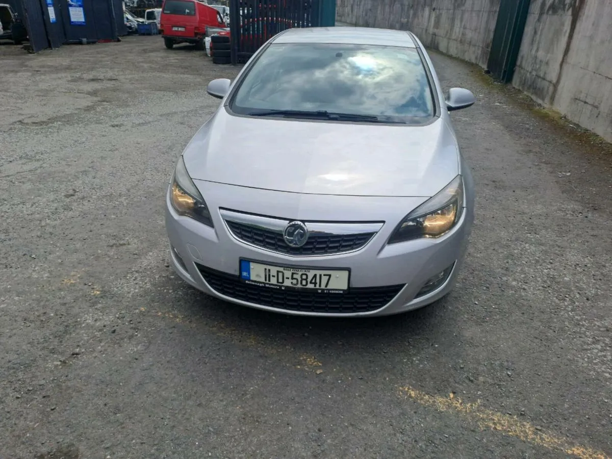 12 0pel astra 1.3 cdti breaking for parts - Image 1