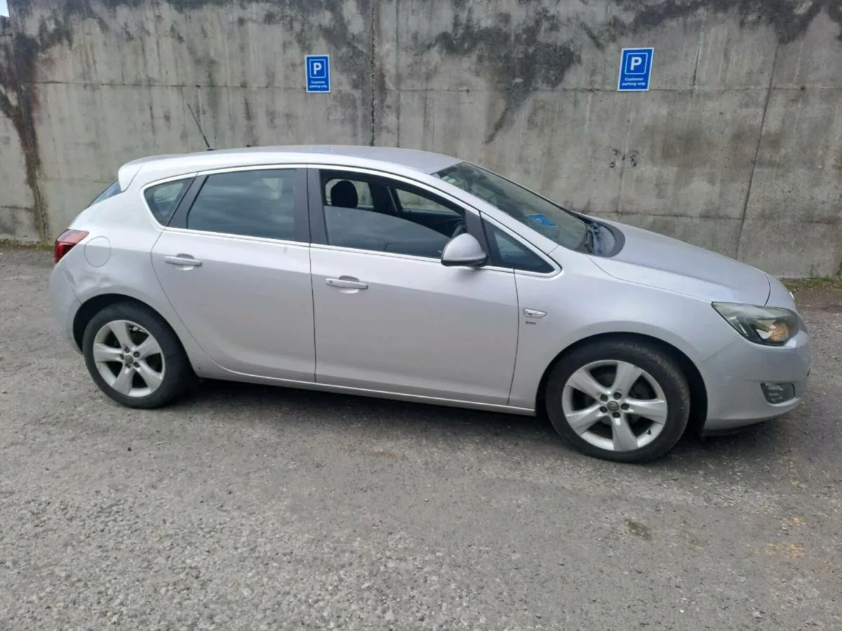 12 0pel astra 1.3 cdti breaking for parts - Image 2