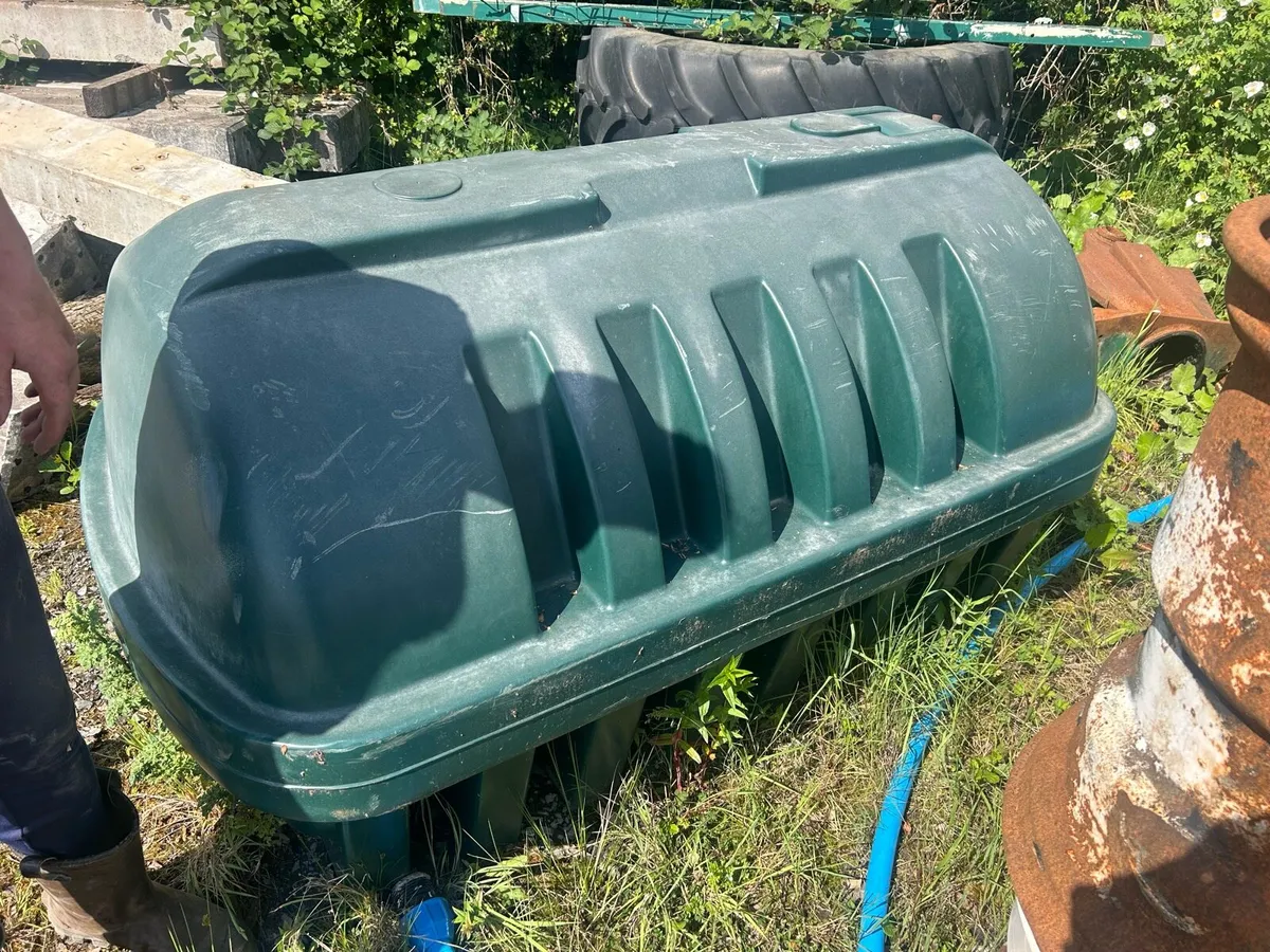 Oil tank