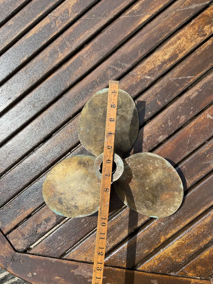3 blade bronze propeller - Image 4