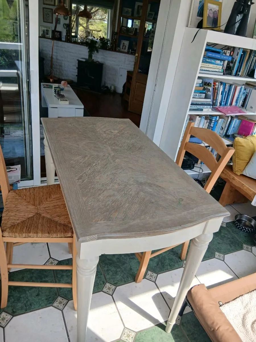 High top table & 2 chairs - Image 2