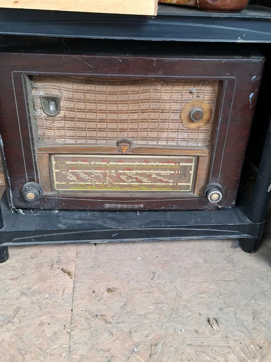 Old vintage radio