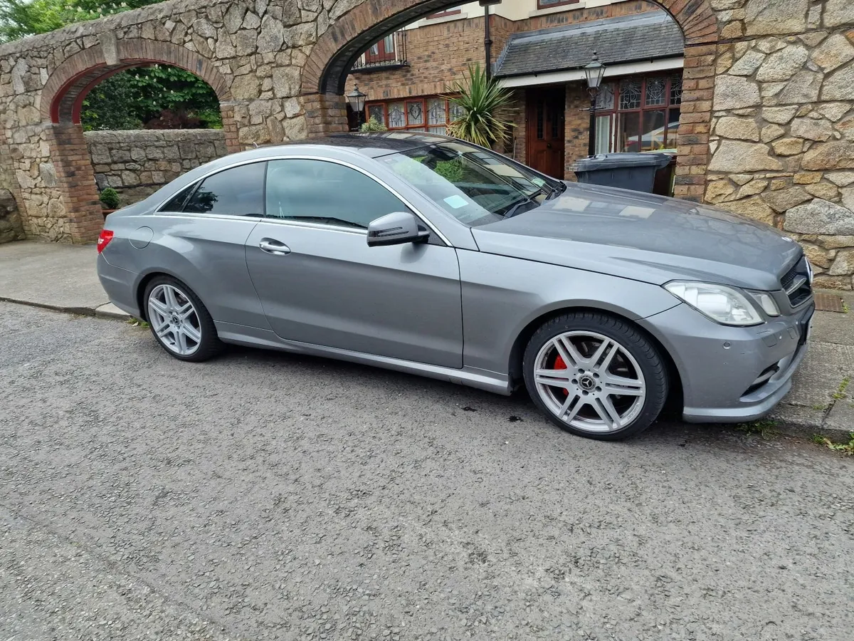 Mercedes-Benz E-Class 2012 - Image 2