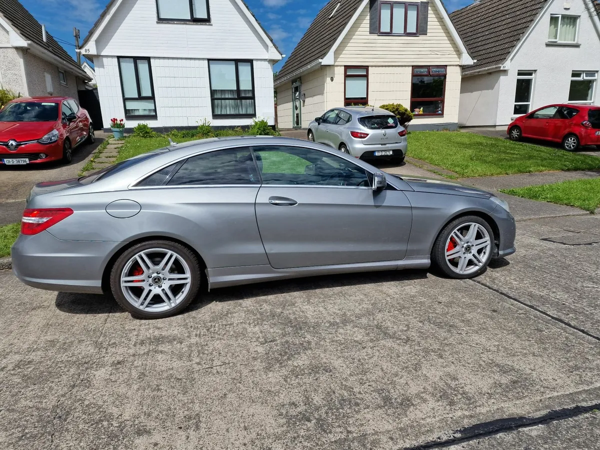 Mercedes-Benz E-Class 2012 - Image 3
