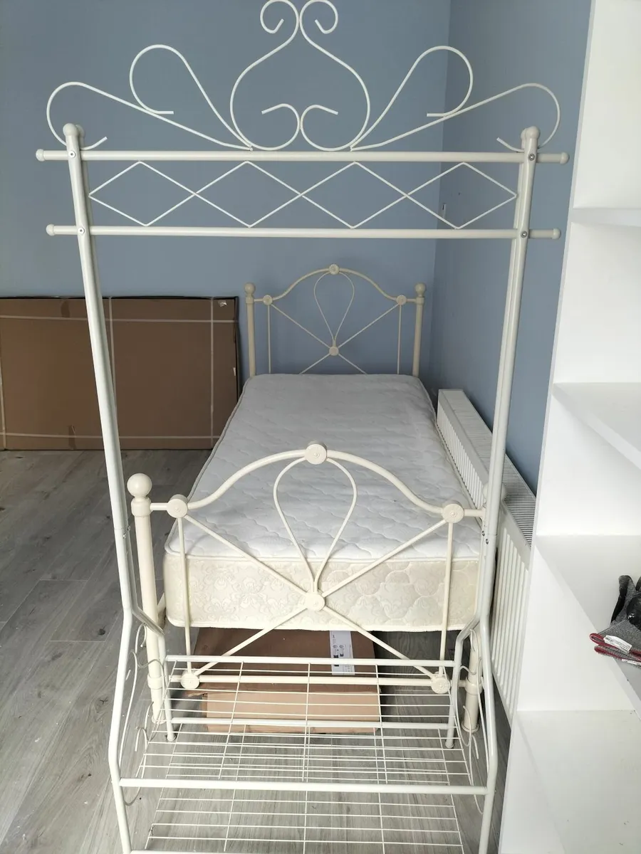 Single bed frame and wardrobe - Image 3