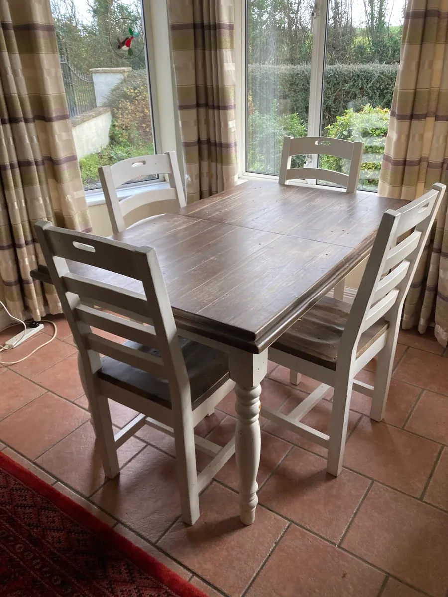 Dining table and chairs - Image 1