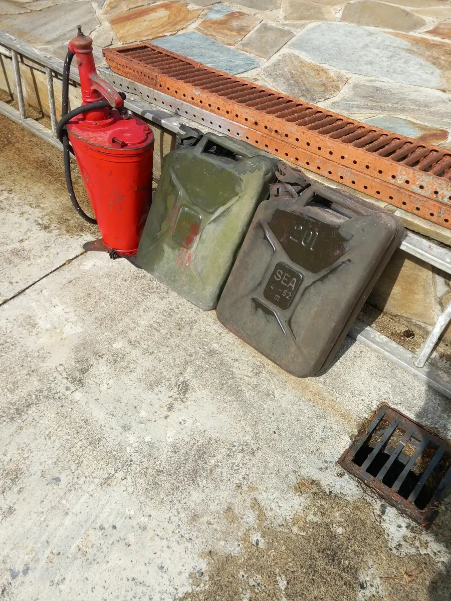 Vintage Jerry Cans and oil dispenser - Image 4