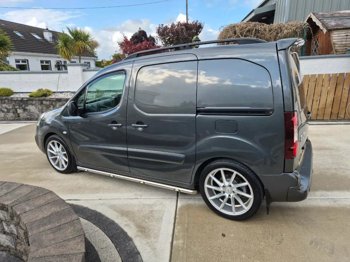 Van - Image 1