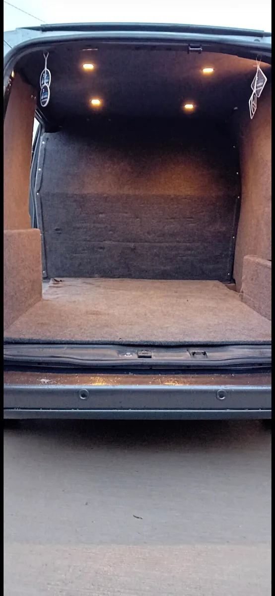 Van - Image 3