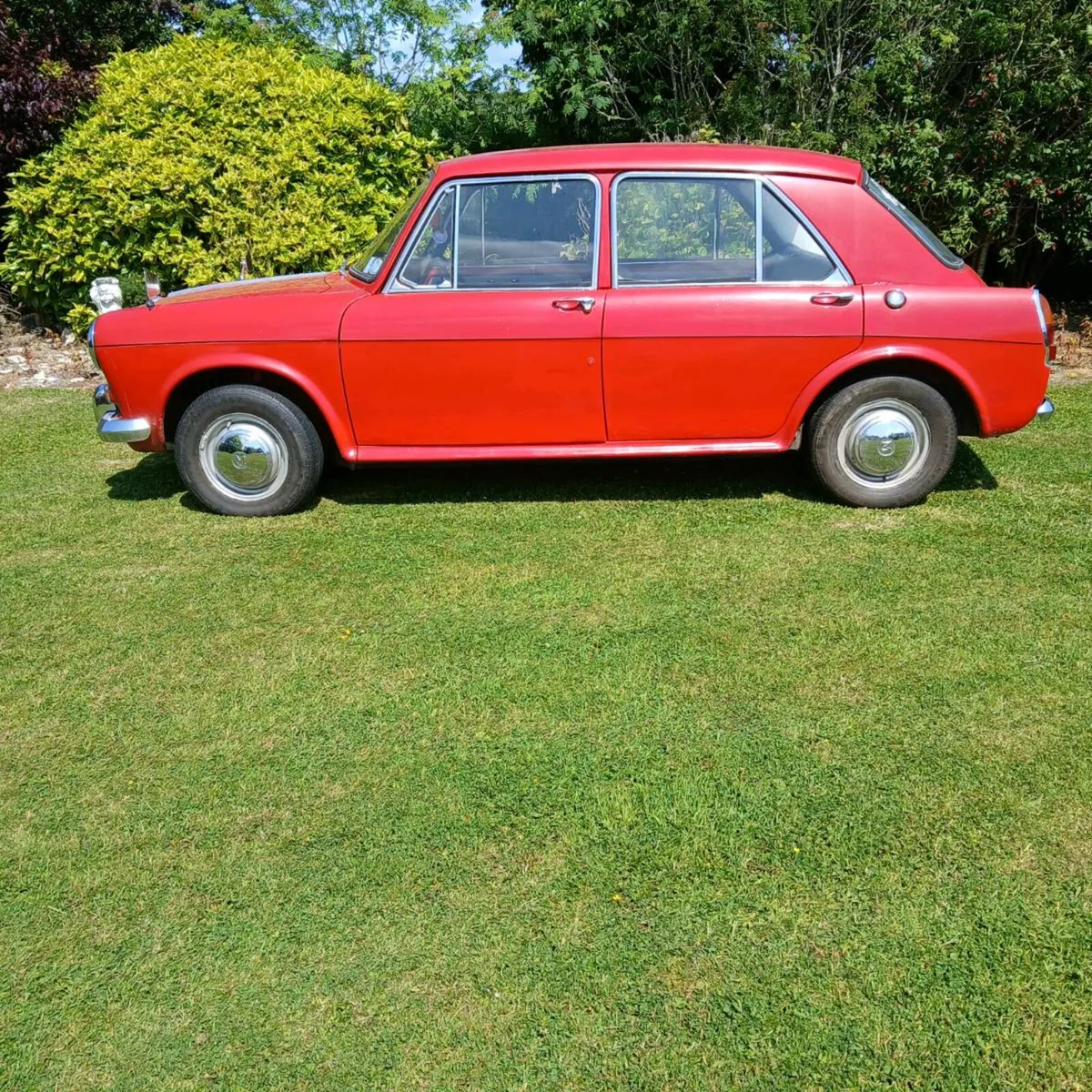 VINTAGE  AUSTIN 1100 - Image 1