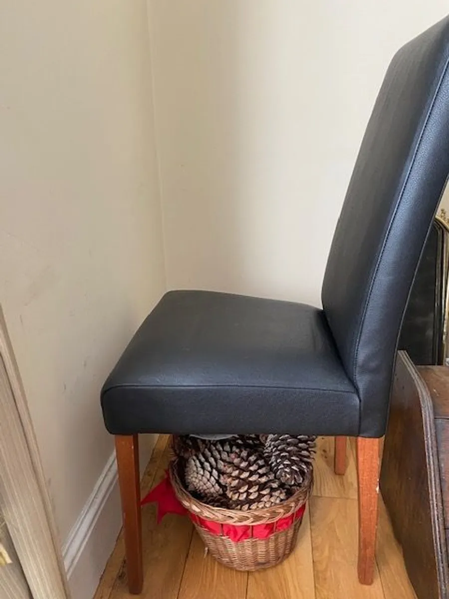 Chairs x 6 -60euro - Image 3