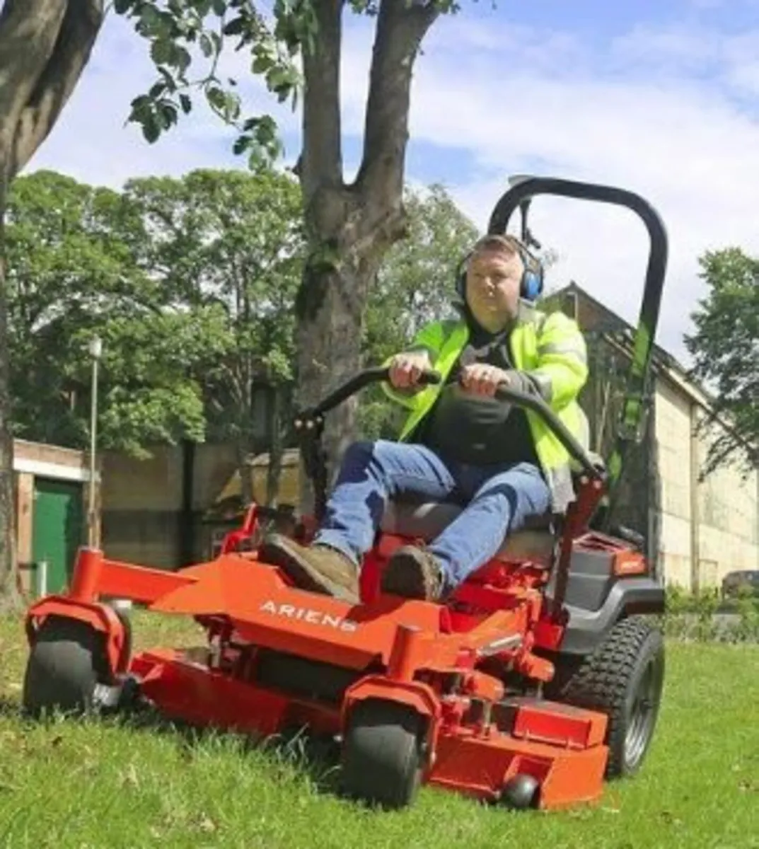 APEX 48 Ride-on Lawnmower - Image 4