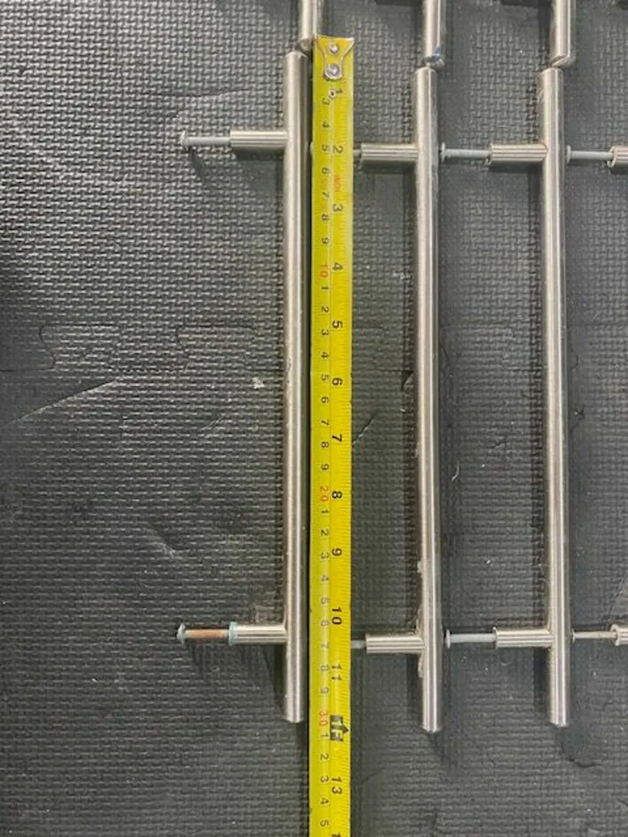 FOR SALE – 27 x Chrome Cabinet Handles (with Screw - Image 2