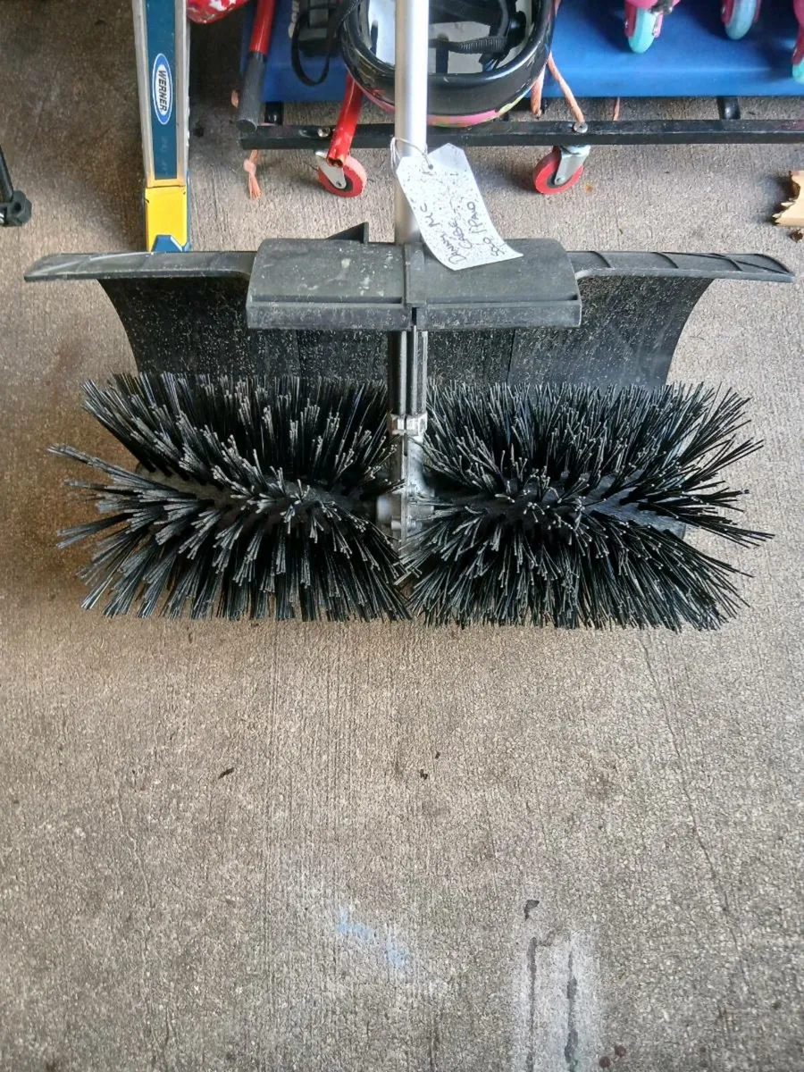 Stihl bristle brush attachment  new - Image 3