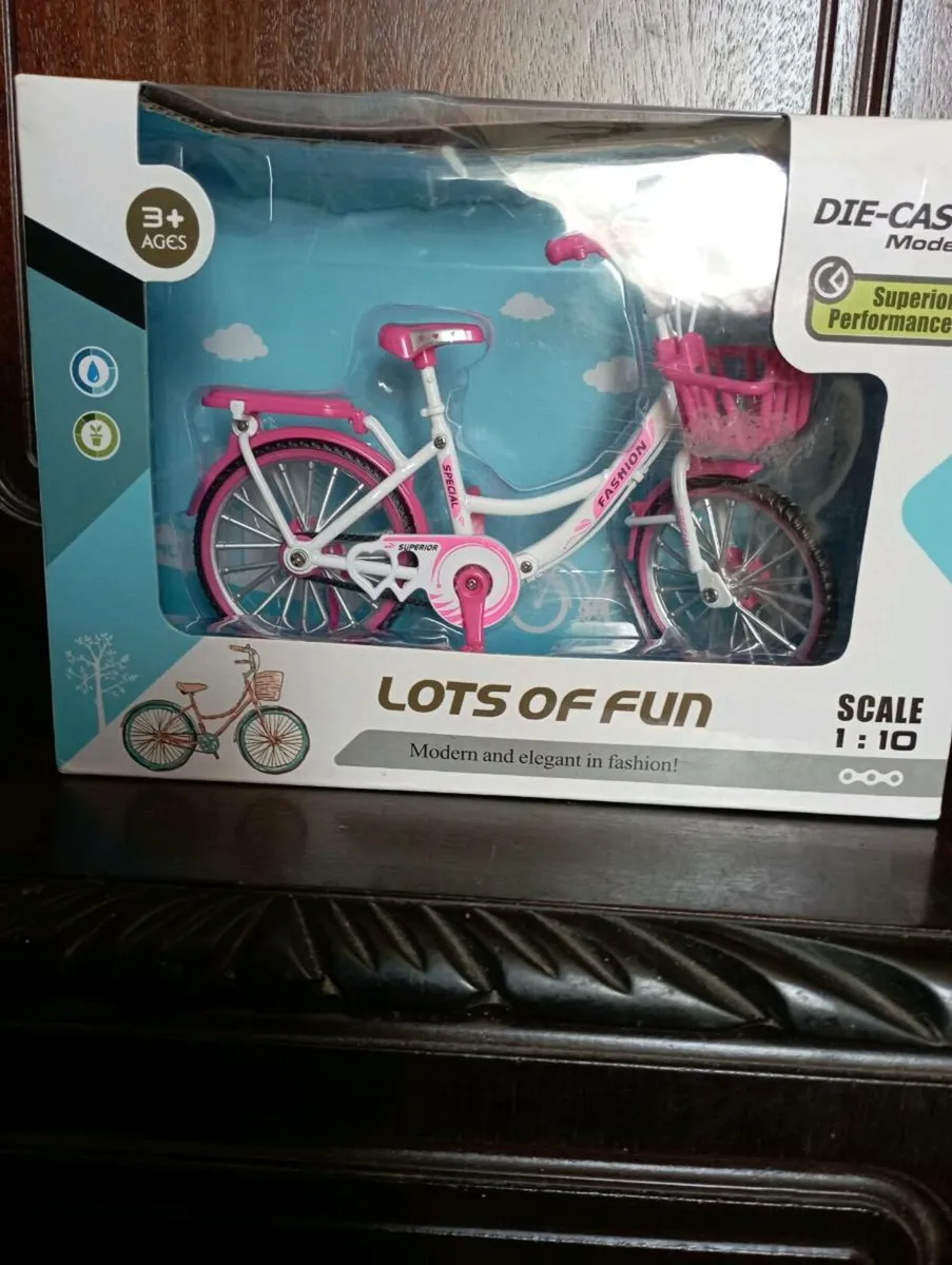 DIE -CAST MODLE TOY  BICYCLE SCALE 1-10. - Image 2