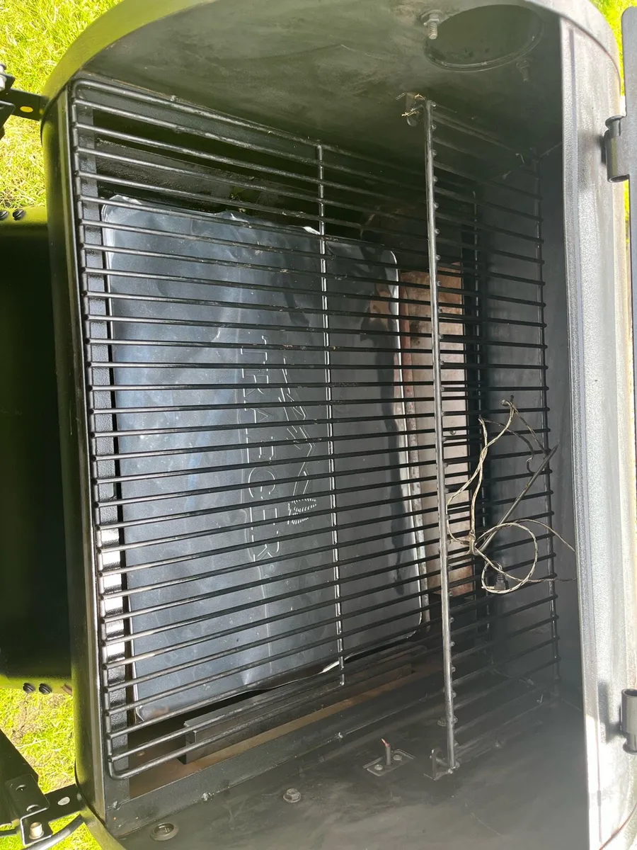 Traeger pro D2 575 pellet Grill WIFI ENABLED - Image 4