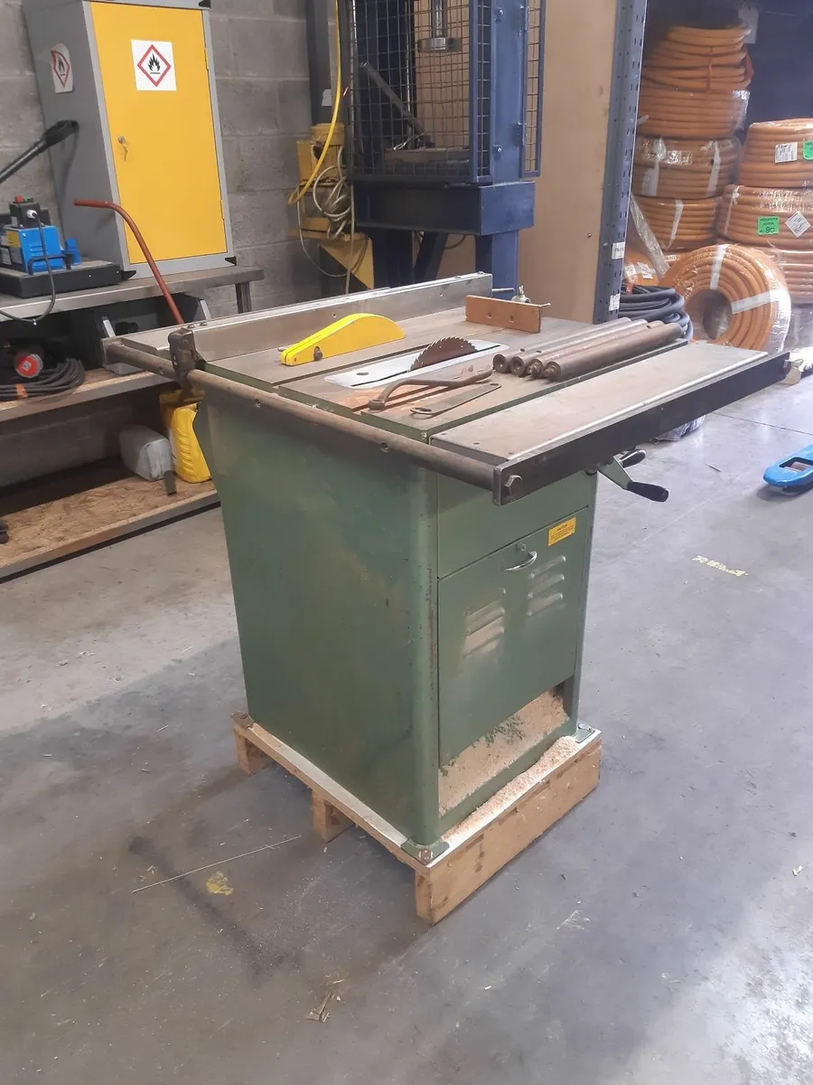 Table saw - Image 1