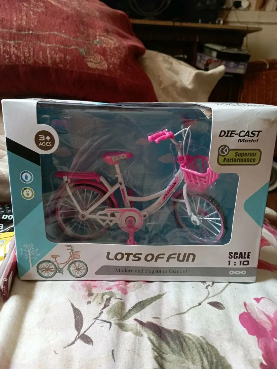 DIE -CAST MODLE TOY  BICYCLE SCALE 1-10. - Image 1
