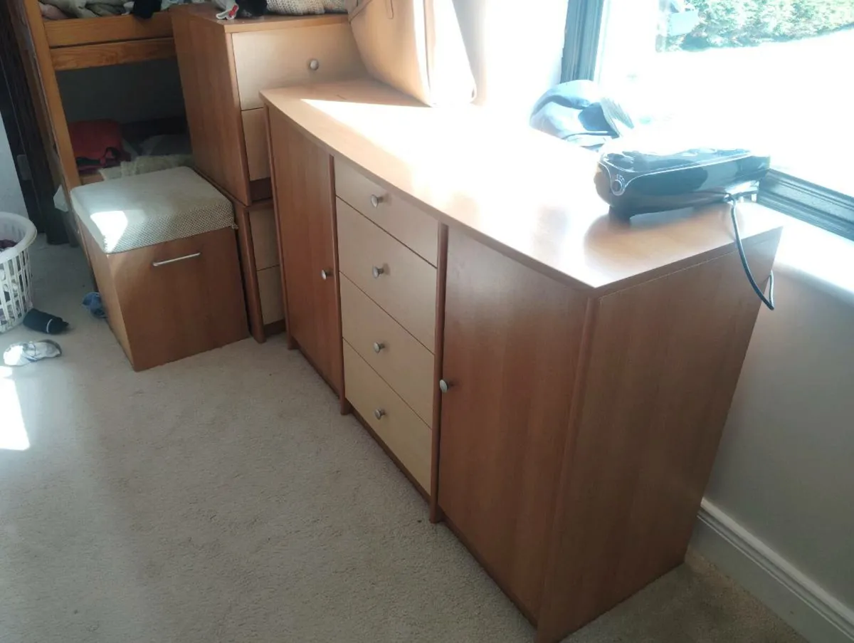 Dressing table and chair - Image 3