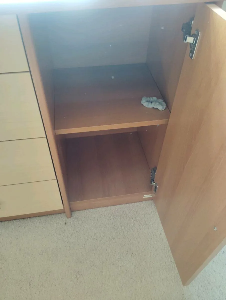 Dressing table and chair - Image 4
