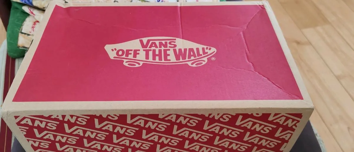 Ladies VANS trainers - Image 2