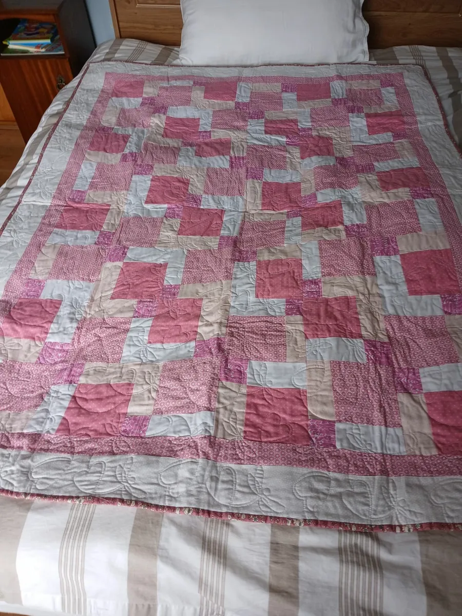 Bedspread/Throw - Image 1