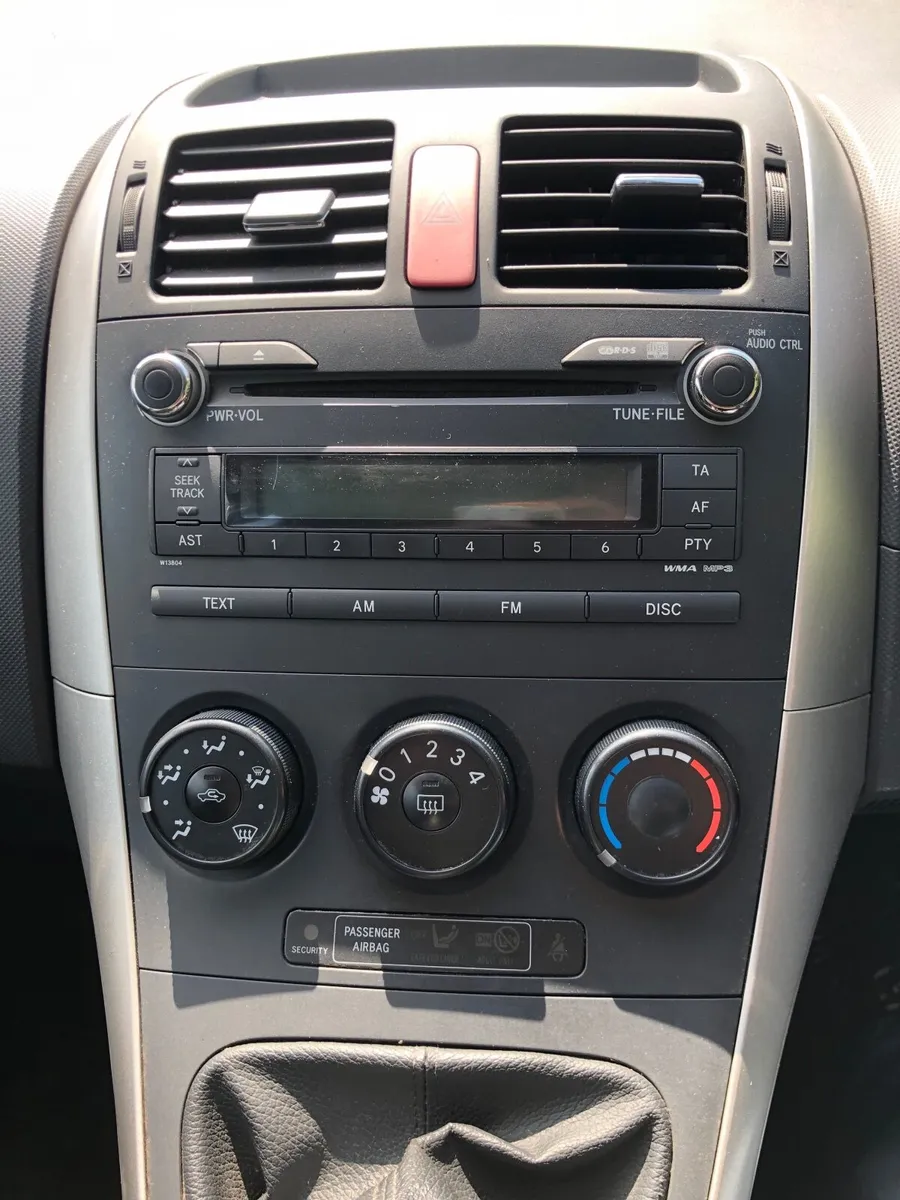 Toyota Auris 2007 - Image 4
