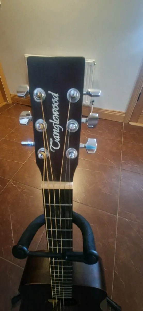 Guitar - Image 4