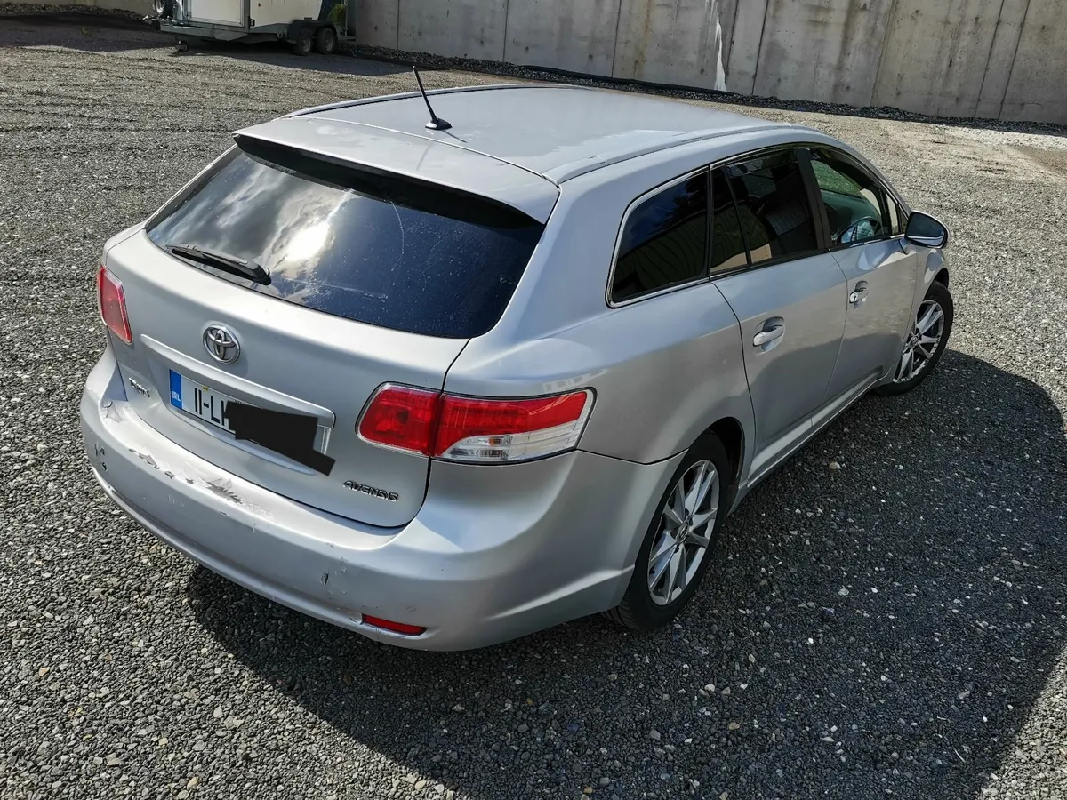 Toyota Avensis 2011 Estate - Image 2