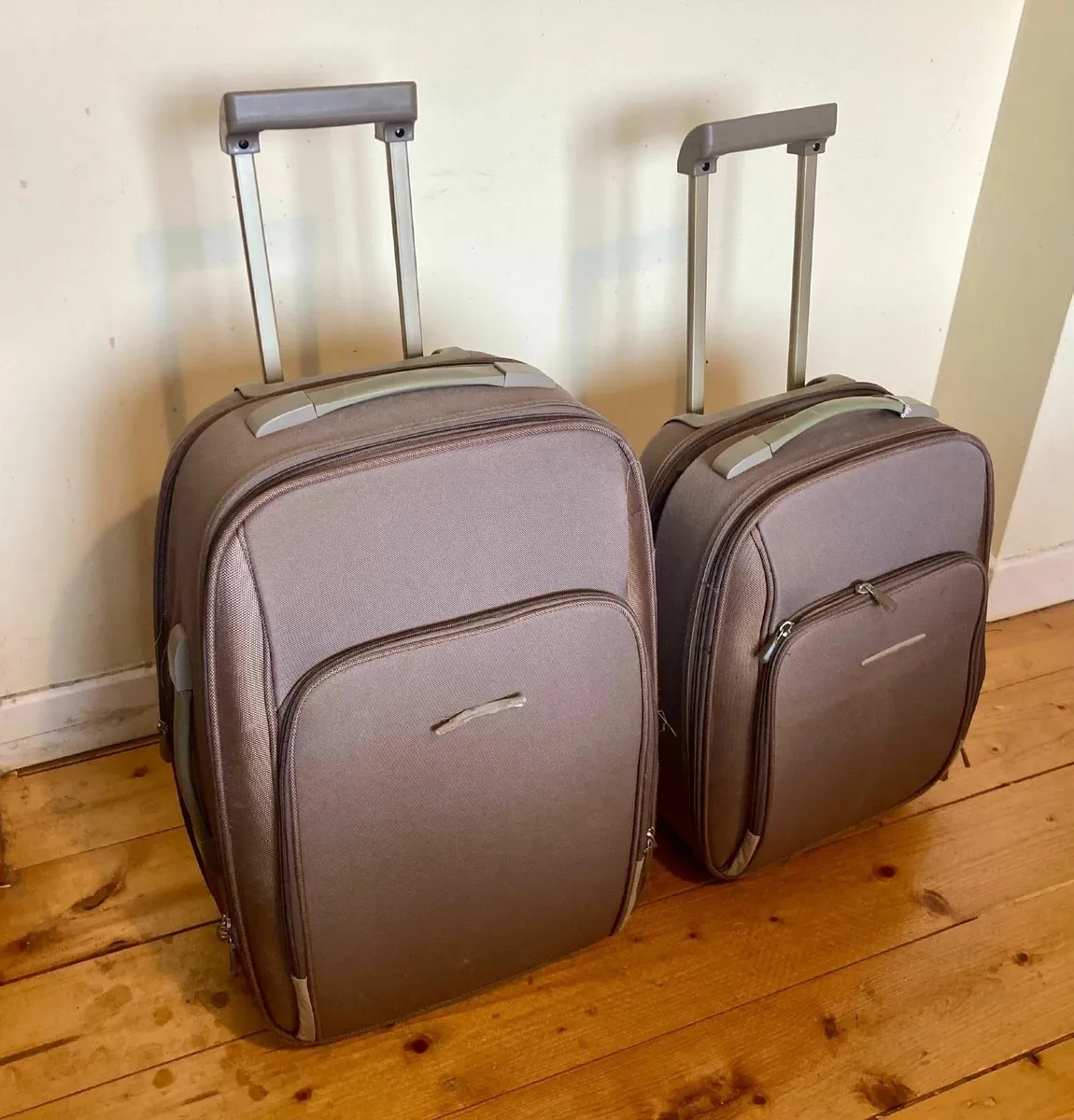 Suitcase Bundle Deal – Cabin + Medium Luggage - Image 1
