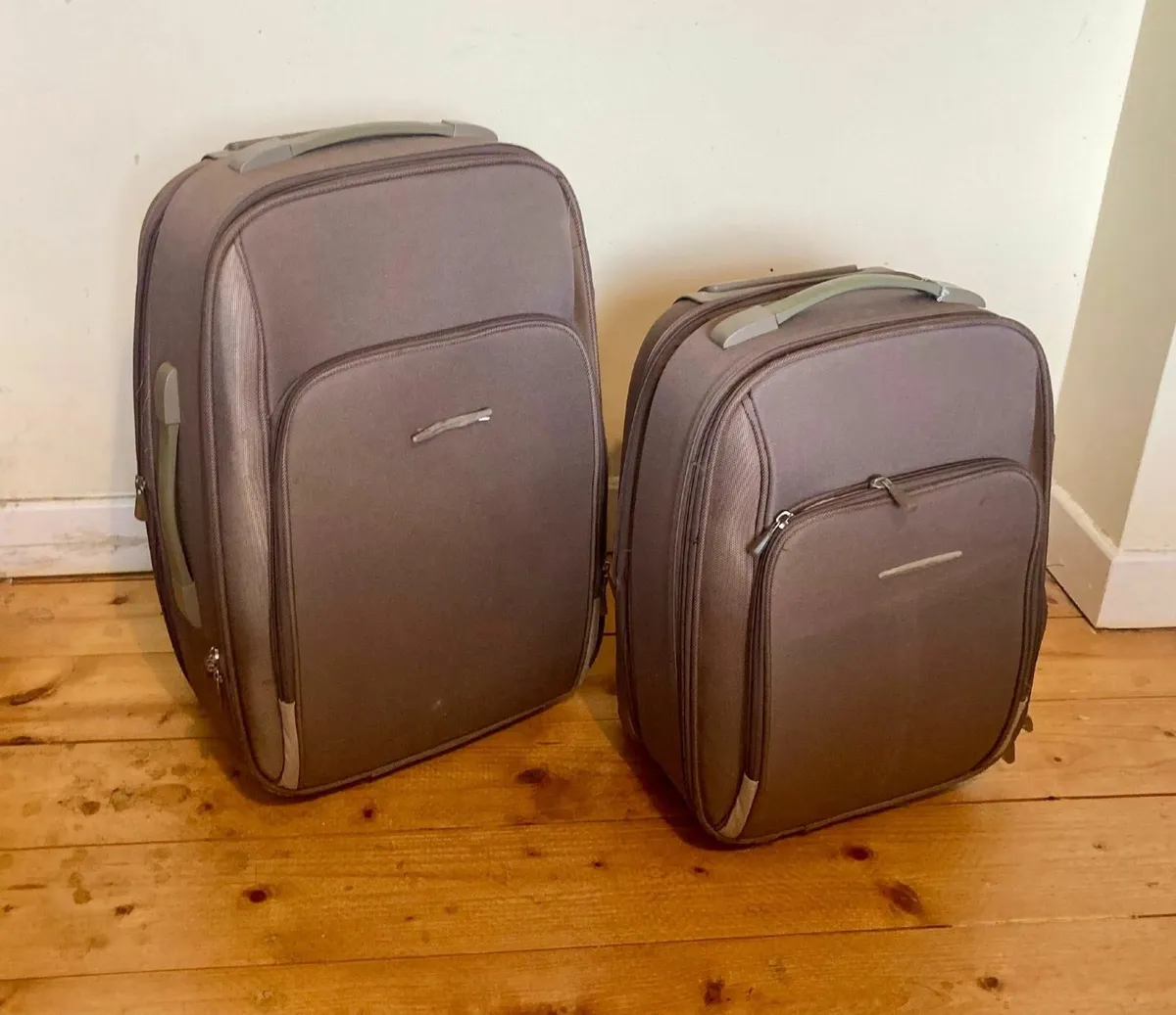 Suitcase Bundle Deal – Cabin + Medium Luggage - Image 2