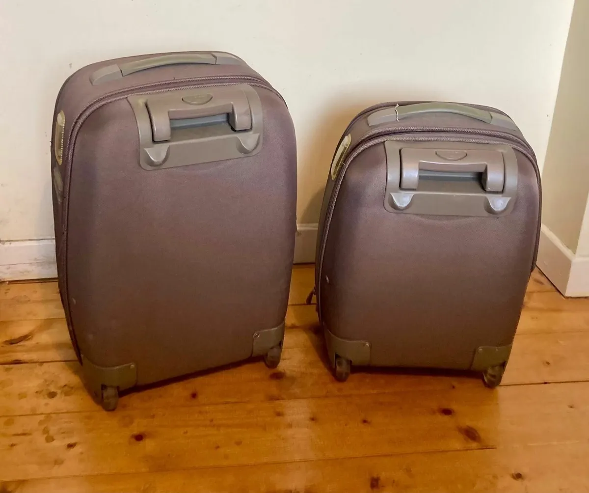 Suitcase Bundle Deal – Cabin + Medium Luggage - Image 3