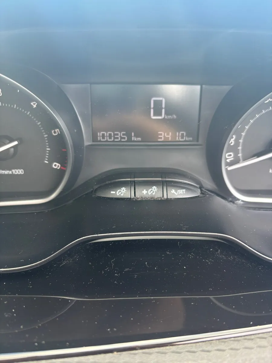 Peugeot 2008 2016 - Image 4