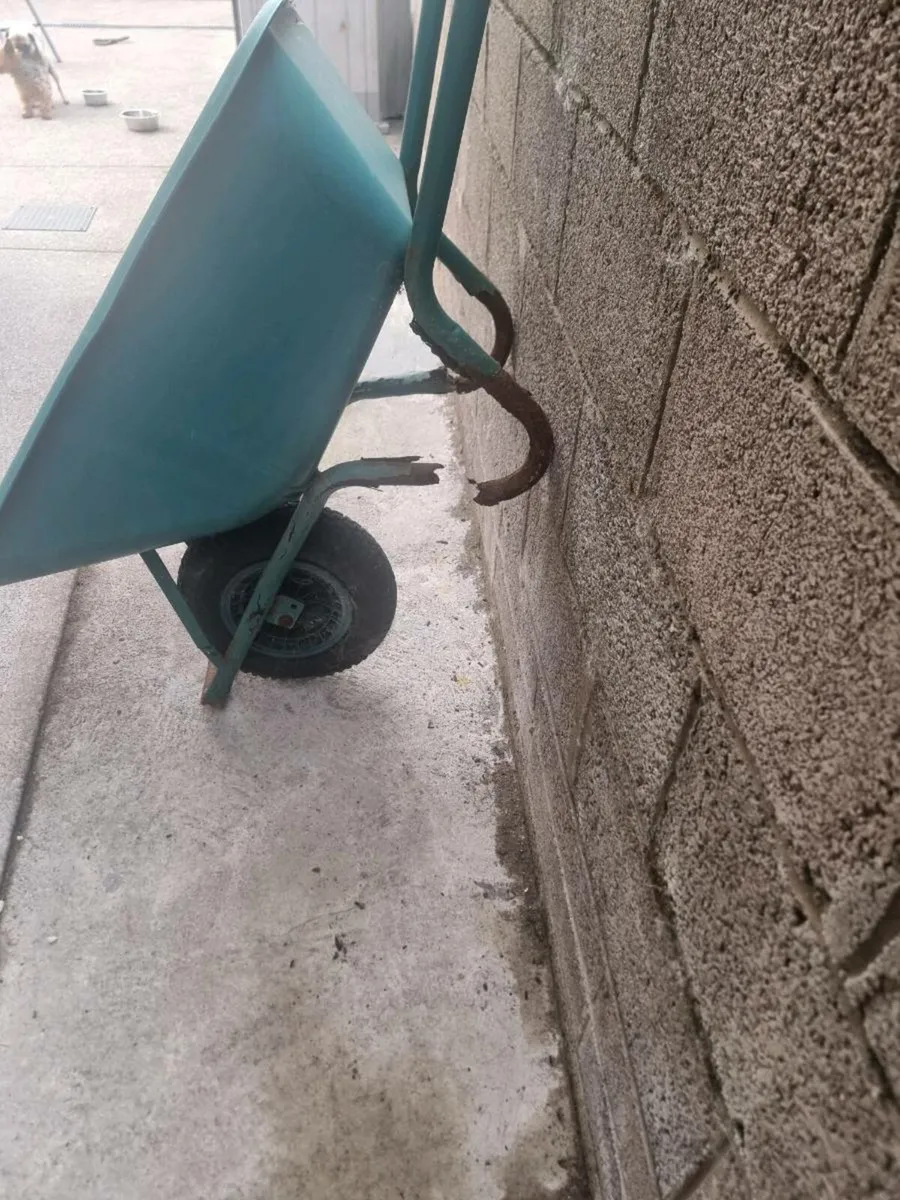 Wheel barrow - Image 2