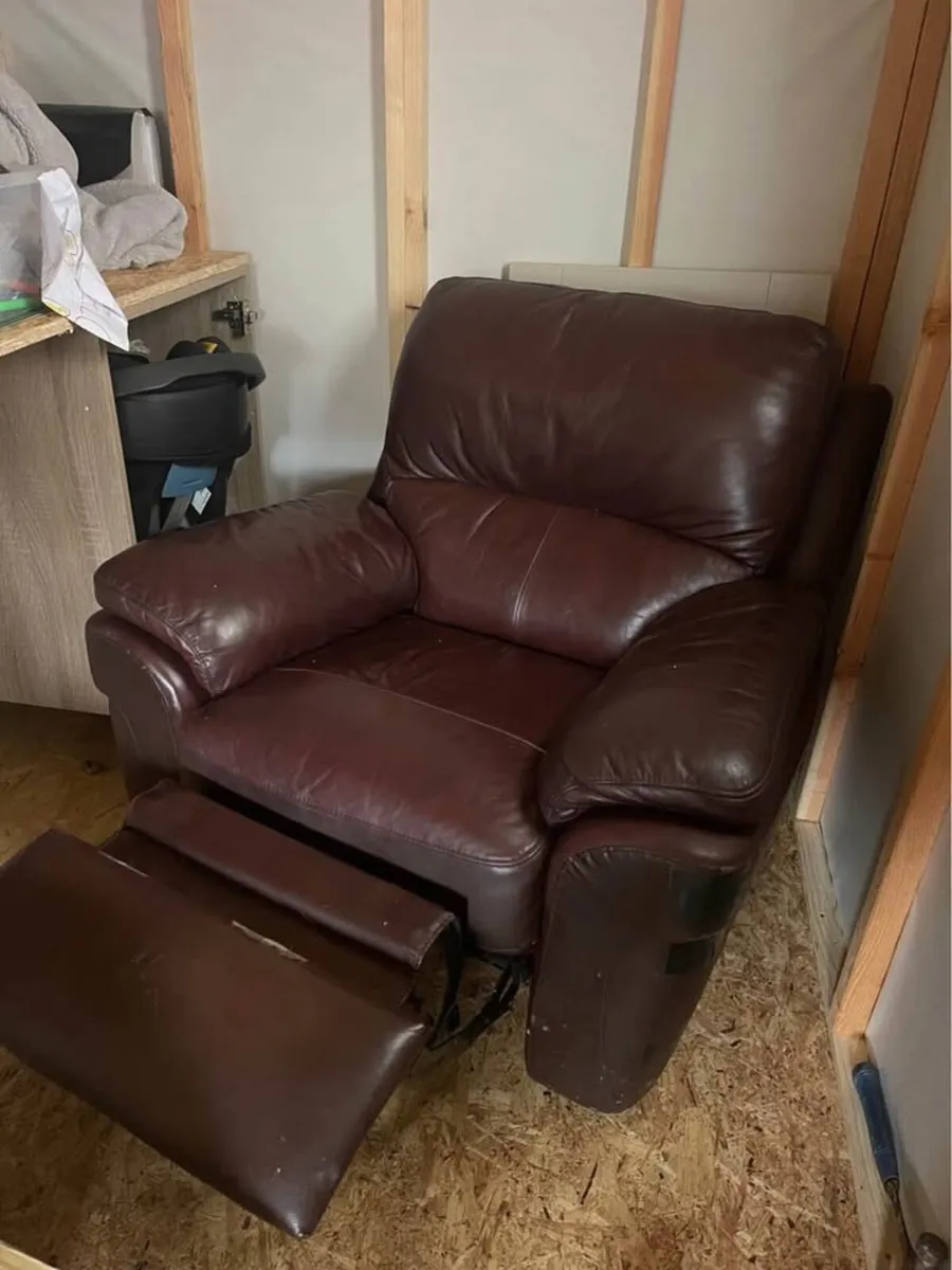 Free Leather recliner - Image 2