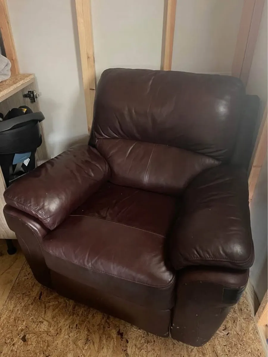 Free Leather recliner - Image 1