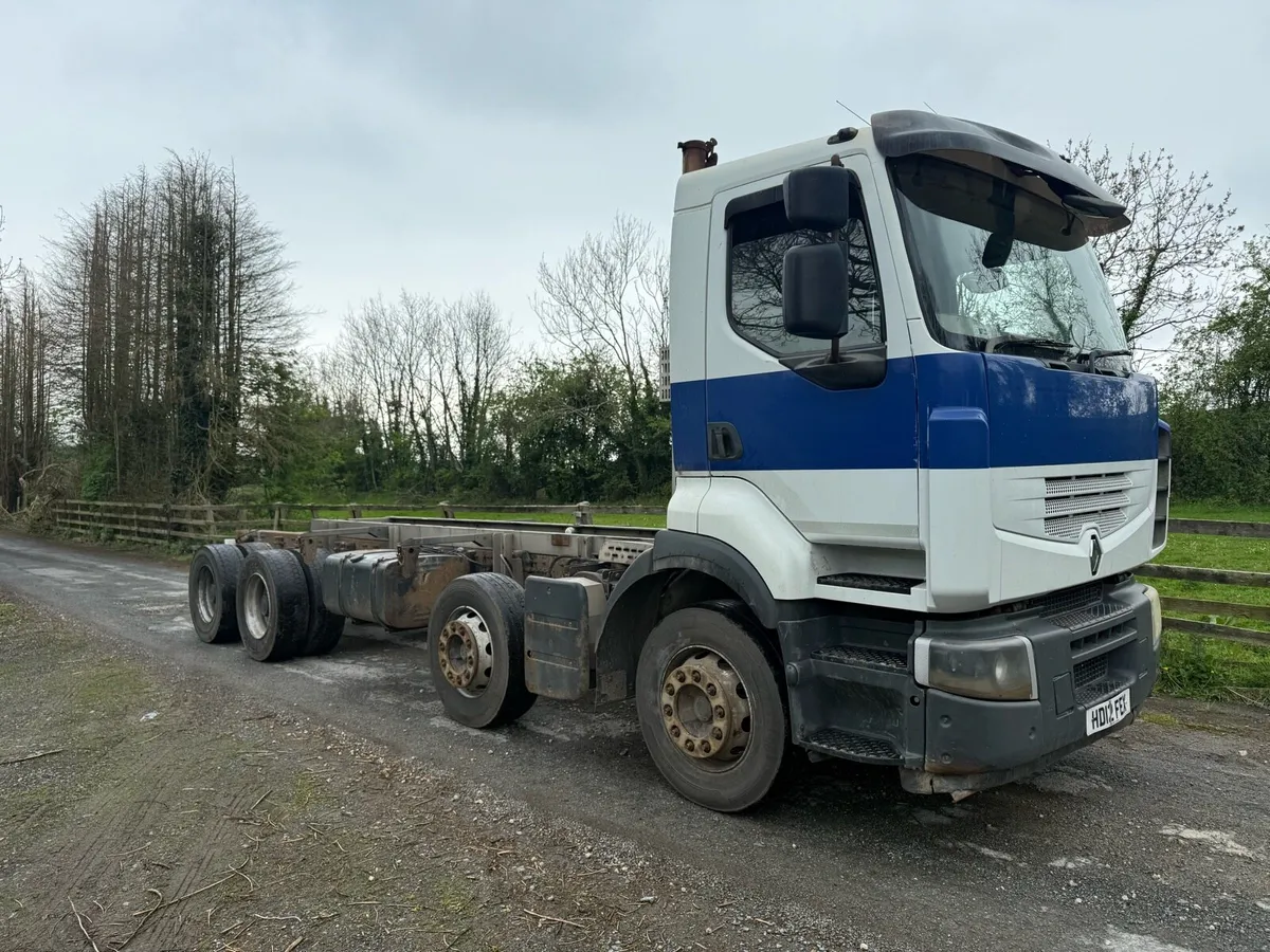 Renault 8x4 Chassis Cab - Image 2