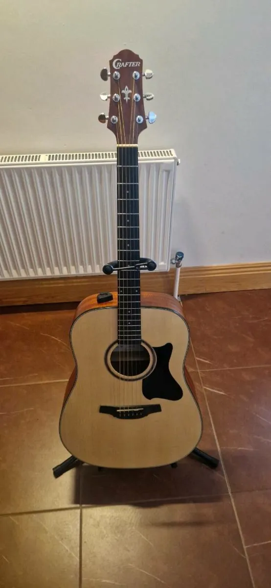 Guitar - Image 4