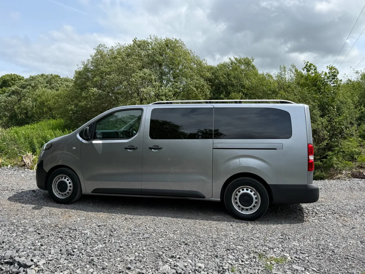 Vauxhall Vivaro  9 Seat - Image 4