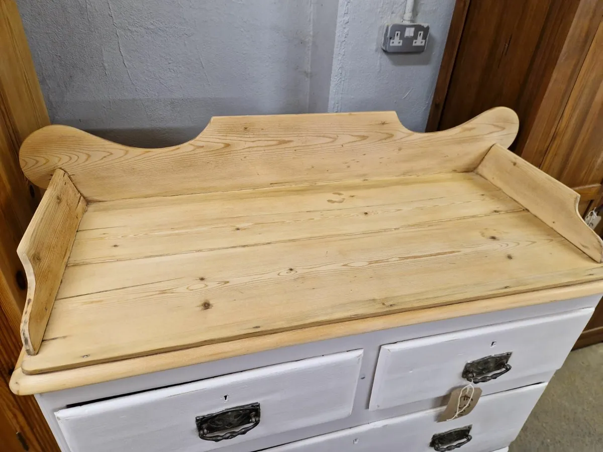 Large Victorian pine chest, wash stand - Image 3