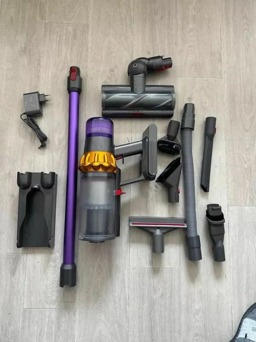 Dyson V15 Cordless Vacuum Cleaner - Image 1