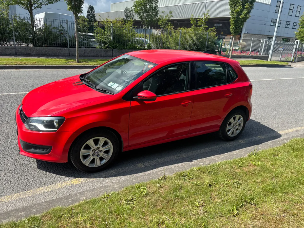 Volkswagen Polo 2014 AUTOMATIC - Image 4