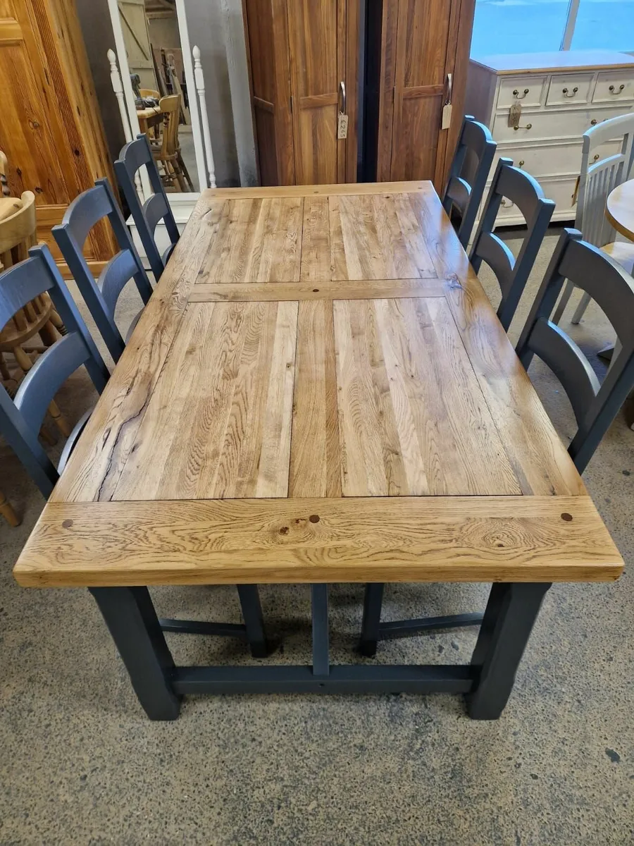 Large solid oak table, 6 chairs,  grey - Image 2