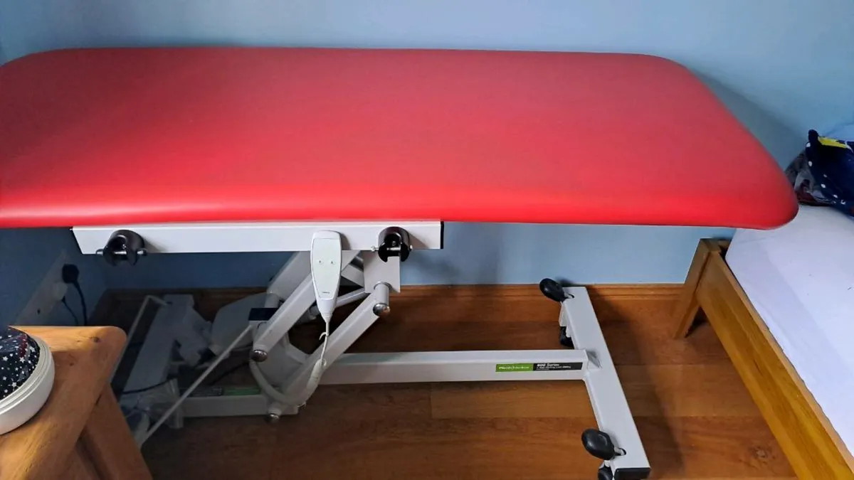 Hydraulic change table - Image 1