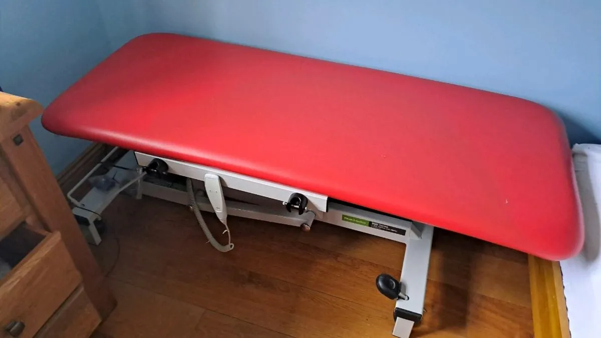Hydraulic change table - Image 2